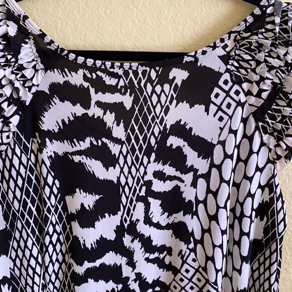 Pretty Black and Cream Print Blouse , Size 2X - Picture 7 of 8